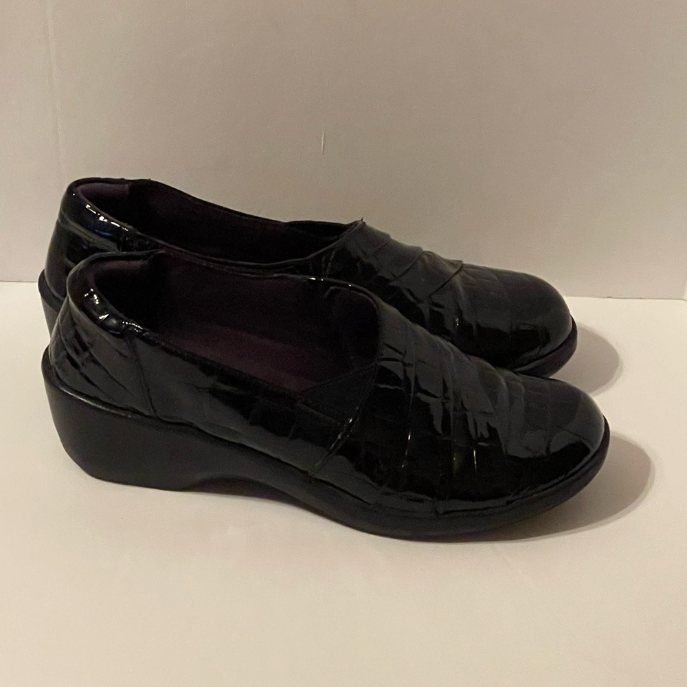 CLARKS Collection Bendables Black Patent Leather Slip On Croc Print